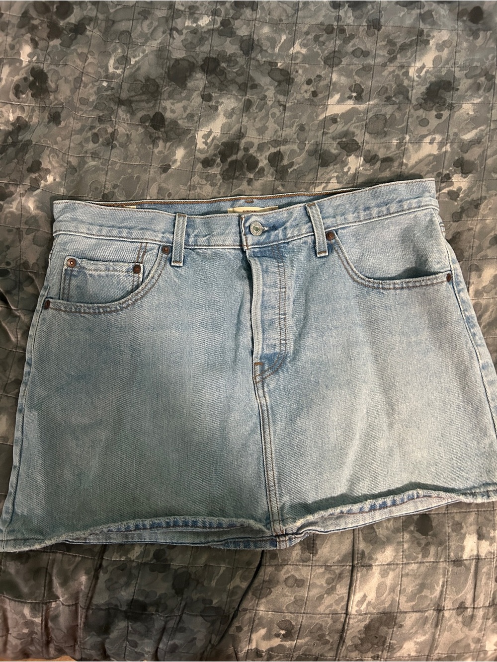 Levi’s Icon Denim Skirt